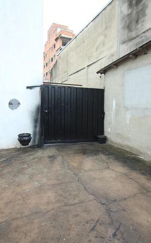 Casa para alugar com 105m², 2 quartos e 10 vagasQuintal