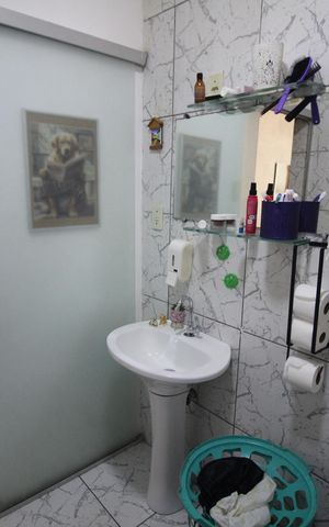 Casa à venda com 105m², 2 quartos e 10 vagasBanheiro