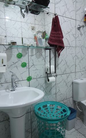 Casa para alugar com 105m², 2 quartos e 10 vagasBanheiro