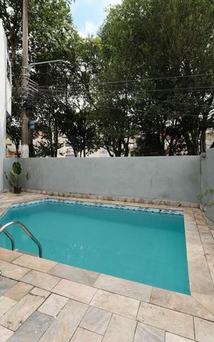 Casa à venda com 111m², 3 quartos e 1 vagaPiscina