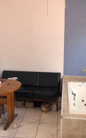 Casa à venda com 142m², 4 quartos e 1 vaga