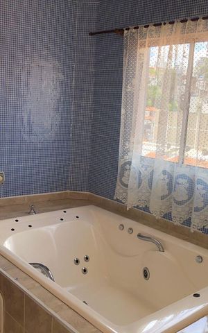 Casa à venda com 142m², 4 quartos e 1 vaga