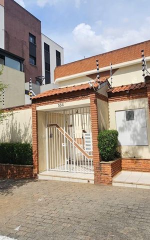 Casa de condomínio à venda com 175m², 3 quartos e 4 vagas Casa de condomínio à venda com 175m², 3 quartos e 4 vagasFachada