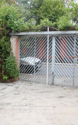 Casa à venda com 1200m², 3 quartos e 4 vagasGaragem