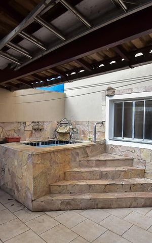 Casa à venda com 152m², 3 quartos e 2 vagasPiscina