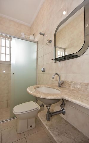 Casa à venda com 152m², 3 quartos e 2 vagasBanheiro