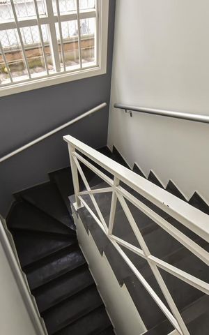 Casa à venda com 152m², 3 quartos e 2 vagasEscada