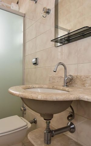Casa à venda com 152m², 3 quartos e 2 vagasBanheiro