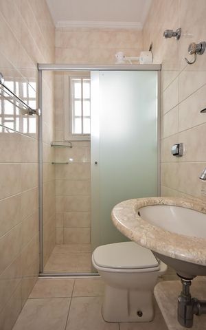 Casa à venda com 152m², 3 quartos e 2 vagasBanheiro