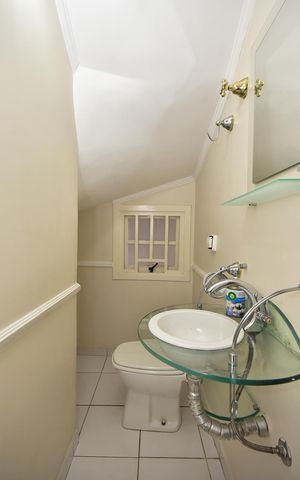 Casa à venda com 152m², 3 quartos e 2 vagasLavabo