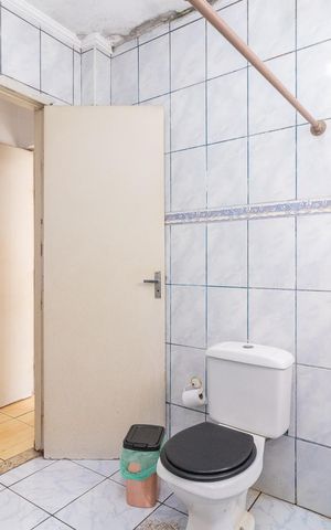 Casa à venda com 140m², 3 quartos e 2 vagasBanheiro da Suíte