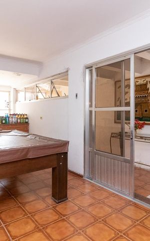 Casa à venda com 140m², 3 quartos e 2 vagasSalão