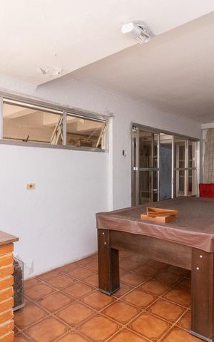 Casa à venda com 140m², 3 quartos e 2 vagasSalão