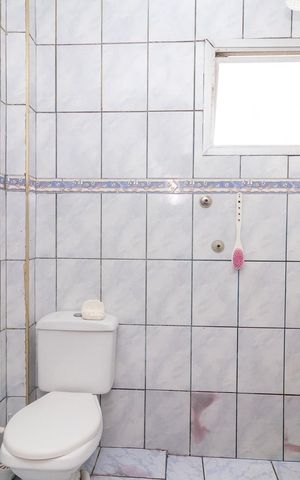 Casa à venda com 140m², 3 quartos e 2 vagasBanheiro 1