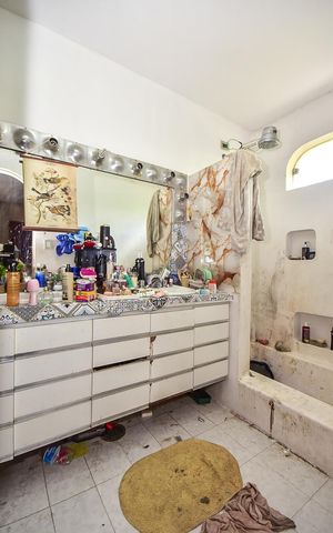 Casa à venda com 495m², 4 quartos e 3 vagasBanheiro Suíte 2