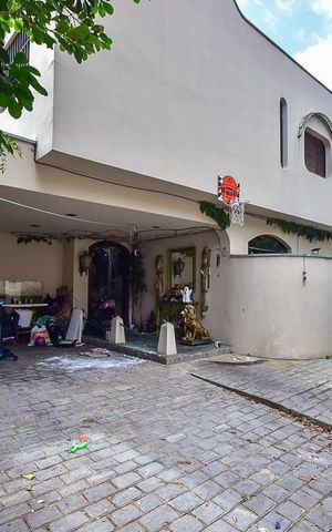 Casa à venda com 495m², 4 quartos e 3 vagasFachada