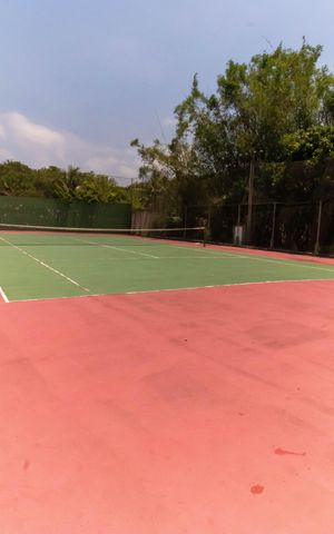 Casa de condomínio à venda com 206m², 3 quartos e 4 vagas Casa de condomínio à venda com 206m², 3 quartos e 4 vagasÁrea comum