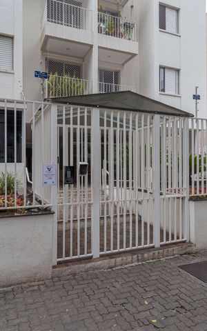 Apartamento à venda com 52m², 2 quartos e 1 vaga Apartamento à venda com 52m², 2 quartos e 1 vagaFachada