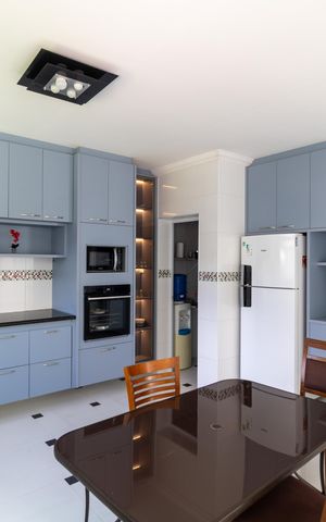 Casa de condomínio à venda com 330m², 4 quartos e sem vaga Casa de condomínio à venda com 330m², 4 quartos e sem vagaCozinha