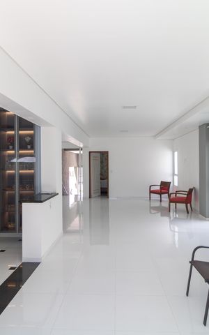 Casa de condomínio à venda com 330m², 4 quartos e sem vaga Casa de condomínio à venda com 330m², 4 quartos e sem vagaSalas
