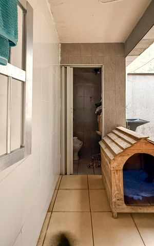 Casa à venda com 130m², 3 quartos e 1 vaga Casa à venda com 130m², 3 quartos e 1 vagaQuintal
