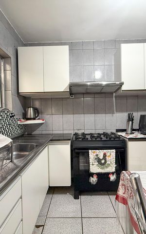 Casa à venda com 130m², 3 quartos e 1 vaga Casa à venda com 130m², 3 quartos e 1 vagaCozinha