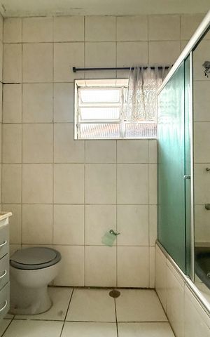 Casa à venda com 130m², 3 quartos e 1 vaga Casa à venda com 130m², 3 quartos e 1 vagaBanheiro