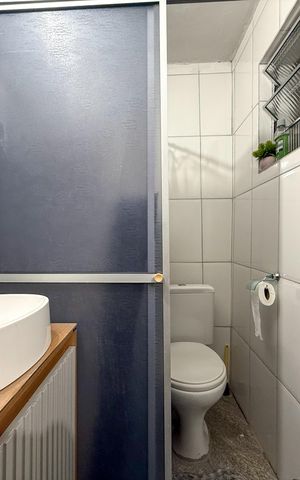 Casa à venda com 130m², 3 quartos e 1 vaga Casa à venda com 130m², 3 quartos e 1 vagaBanheiro