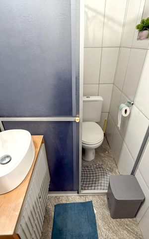 Casa à venda com 130m², 3 quartos e 1 vaga Casa à venda com 130m², 3 quartos e 1 vagaBanheiro