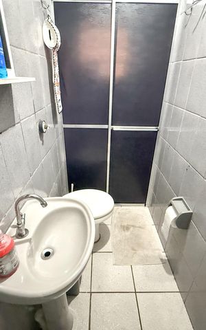 Casa à venda com 130m², 3 quartos e 1 vaga Casa à venda com 130m², 3 quartos e 1 vagaBanheiro 2