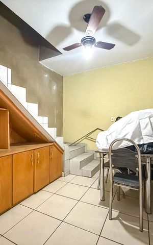 Casa à venda com 130m², 3 quartos e 1 vaga Casa à venda com 130m², 3 quartos e 1 vagaSala Casa 2