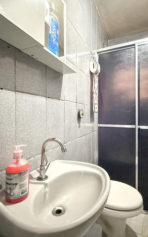 Casa à venda com 130m², 3 quartos e 1 vaga Casa à venda com 130m², 3 quartos e 1 vagaBanheiro 2