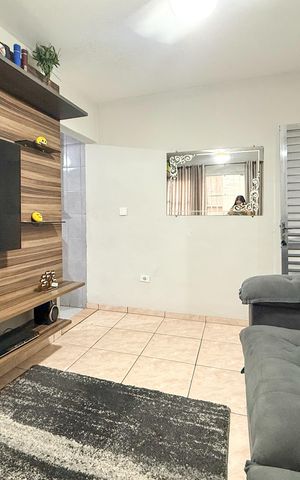 Casa à venda com 130m², 3 quartos e 1 vaga Casa à venda com 130m², 3 quartos e 1 vagaSala
