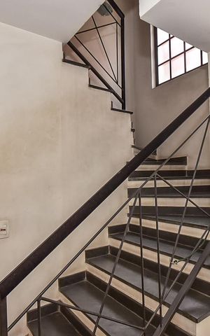 Casa à venda com 125m², 3 quartos e 2 vagasEscada
