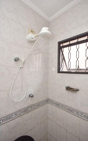 Casa à venda com 125m², 3 quartos e 2 vagasChuveiro da Suíte