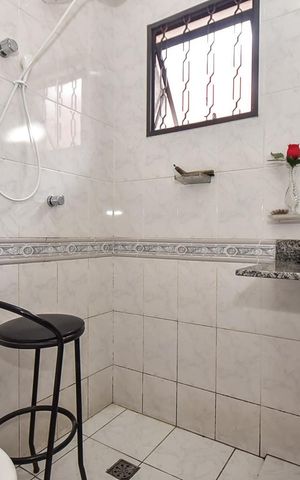 Casa à venda com 125m², 3 quartos e 2 vagasBanheiro Suíte 
