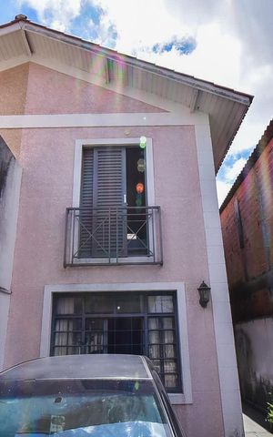 Casa à venda com 125m², 3 quartos e 2 vagasFachada