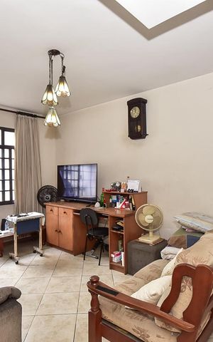 Casa à venda com 125m², 3 quartos e 2 vagasSala