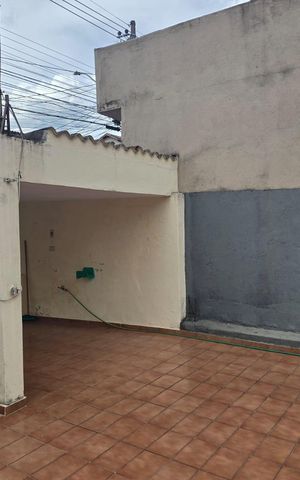 Casa à venda com 140m², 2 quartos e 1 vaga Casa à venda com 140m², 2 quartos e 1 vagaGaragem