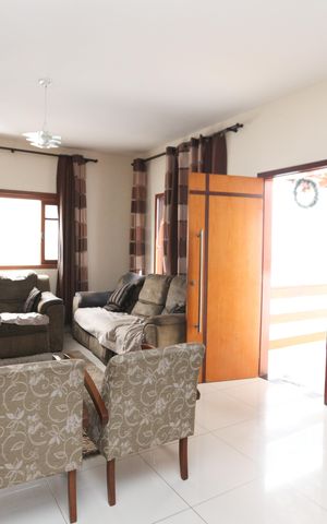 Casa à venda com 321m², 5 quartos e 4 vagas