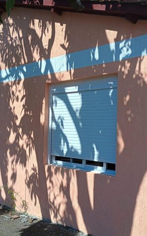 Casa à venda com 70m², 1 quarto e 4 vagas