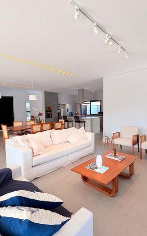 Casa de condomínio à venda com 500m², 4 quartos e 6 vagasSala