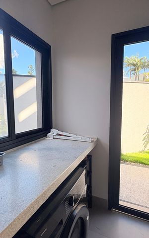 Casa de condomínio à venda com 500m², 4 quartos e 6 vagasÁrea de Serviço