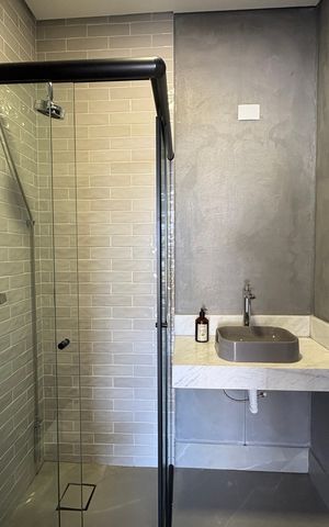 Casa de condomínio à venda com 500m², 4 quartos e 6 vagasBanheiro da garagem