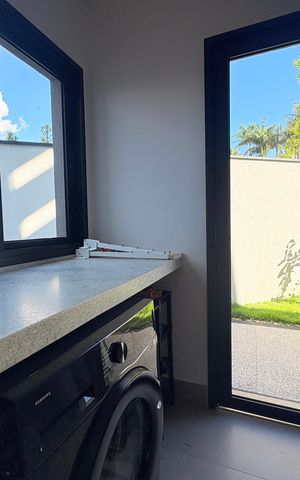 Casa de condomínio à venda com 500m², 4 quartos e 6 vagasÁrea de Serviço