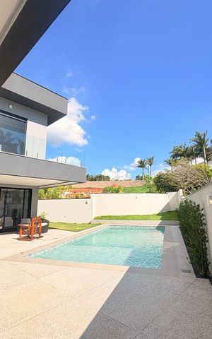 Casa de condomínio à venda com 500m², 4 quartos e 6 vagasQuintal