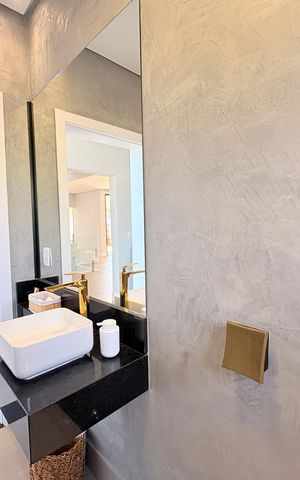 Casa de condomínio à venda com 500m², 4 quartos e 6 vagasBanheiro da área gourmet