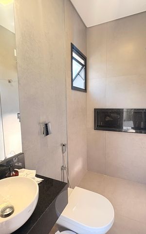 Casa de condomínio à venda com 500m², 4 quartos e 6 vagasBanheiro Social 