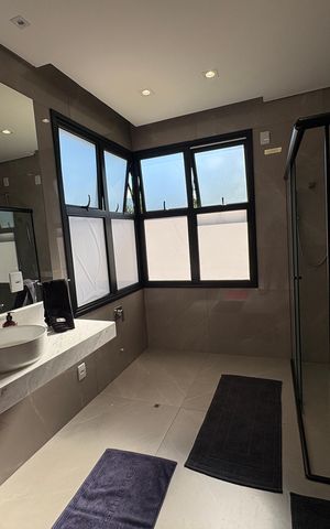 Casa de condomínio à venda com 500m², 4 quartos e 6 vagasBanheiro da Suíte Master