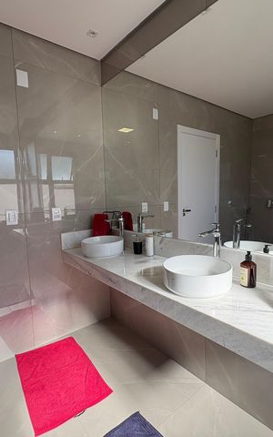 Casa de condomínio à venda com 500m², 4 quartos e 6 vagasBanheiro da Suíte Master